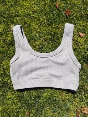 ALO Yoga Wellness Bra Rib Knit Scoop Neck Light Gray XS GUC